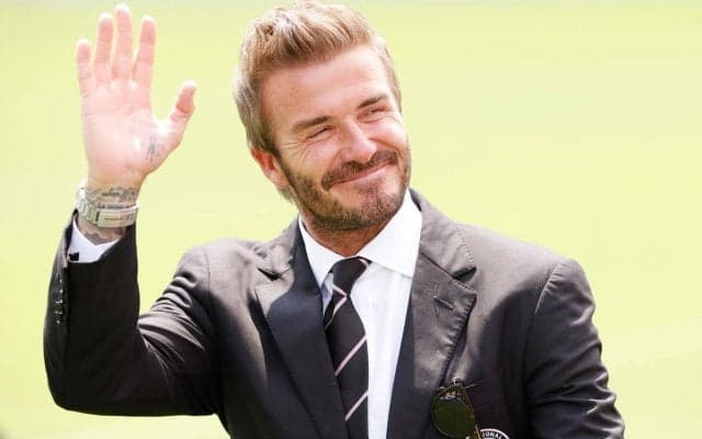 「最高の写真」サッカー界のおしどり夫婦! ベッカム氏がヴィクトリア夫人と愛情たっぷりの写真を公開