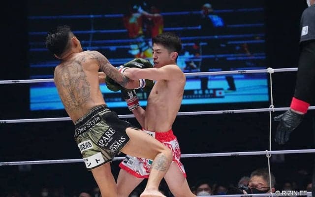 【格闘技】20歳・吉成名高、3度のダウンを奪いRIZIN無傷4連勝　熱望される那須川天心との“神童対決”