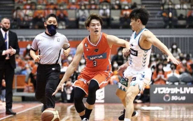 広島が京都との延長戦を制して4連勝…OTに躍動した辻直人が21得点をマーク