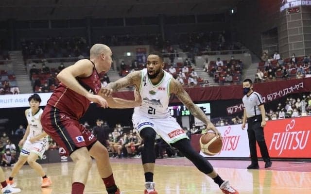 北海道が敵地で川崎との接戦を制す…ロングが27得点15リバウンドと躍動