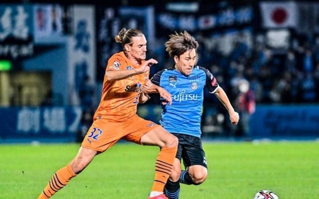 【画像あり】川崎フロンターレー清水エスパルス戦で衝撃事態！ 「選手紹介なのにDF登里享平の顔がない」！