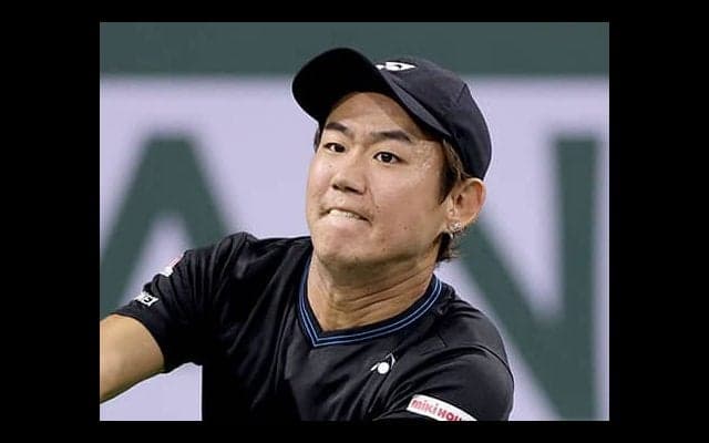  西岡、予選突破も1回戦敗退 