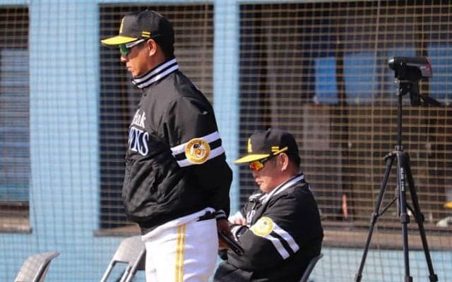 ＳＢさらに激震！平石コーチ退団で懸念される「あの事態」とは