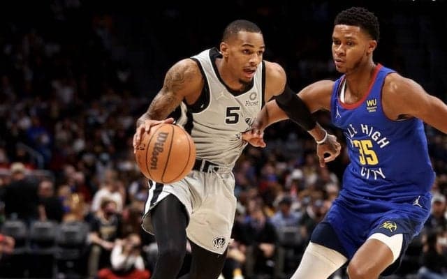 デジャンテ・マレーがスパーズ史上初の1試合20得点10リバウンド15アシスト超えを達成！