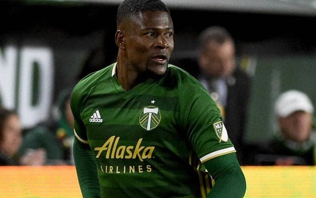 「何度見ても飽きない」MLSでスーパーゴールが爆誕! ボックス外から完璧なオーバーヘッドを叩き込む