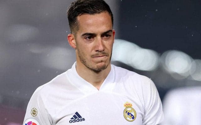 マドリー通算250試合出場達成のL・バスケス、親子で鍛え上げられた肉体美を披露