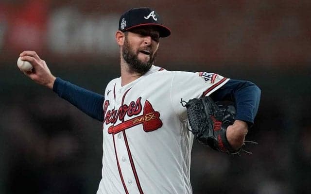 【MLB】元日本ハムの203cm右腕、ワールドシリーズでMVP男斬り　ファン注目「16年の立役者！」