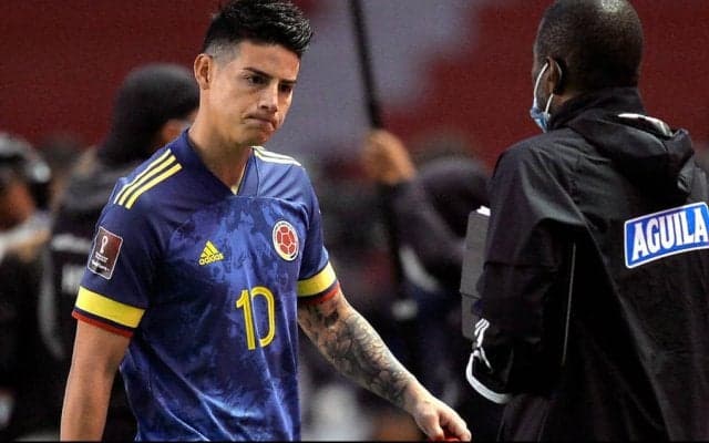 ハメス、早くも中東の洗礼!? 明らかな相手のファウルに猛抗議で退場、主審をこれでもかと煽り返す