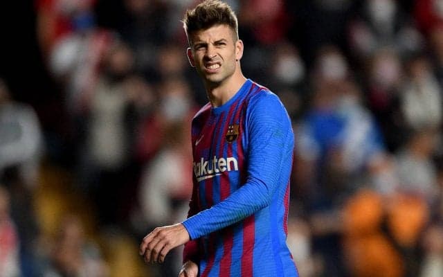 バルサに痛手！ アラベス戦途中交代のピケが右ヒラメ筋の負傷で離脱