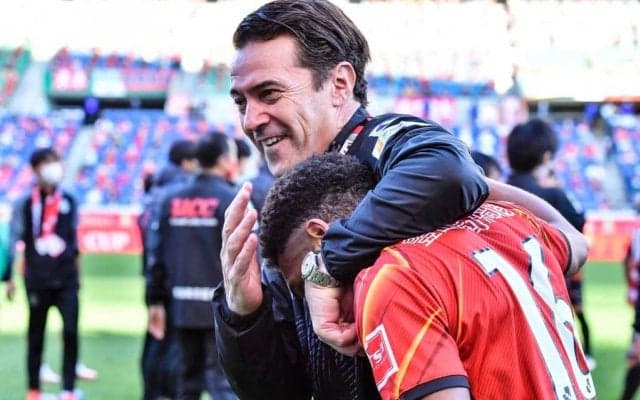 【ルヴァンカップ初優勝】名古屋マッシモ・フィッカデンティ監督が口にした「愛」と「セレッソへの感謝」【名古屋グランパスvsセレッソ大阪】監督と選手の「名古屋ファミリーのために」(2)