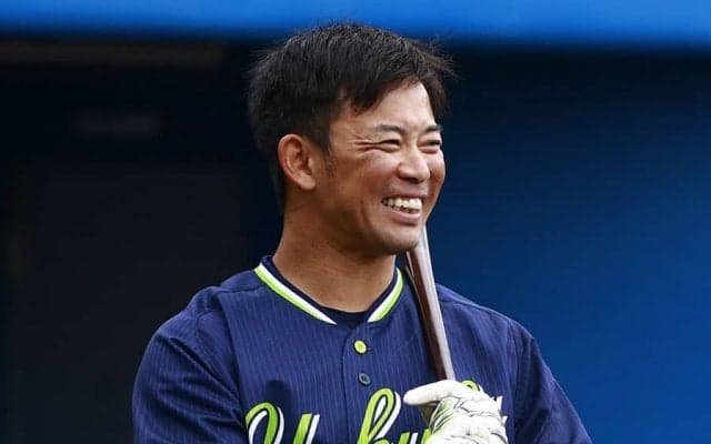 引退試合前夜に化けた「腕が尋常じゃなく太い魔女」　燕・雄平のコスプレ姿にファン感激