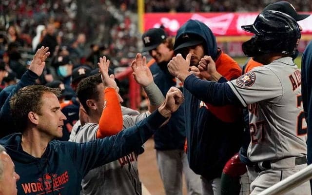 【MLB WS】アストロズが打撃戦制し2勝3敗に　「代打・投手」の奇策で98年ぶり“珍記録”も