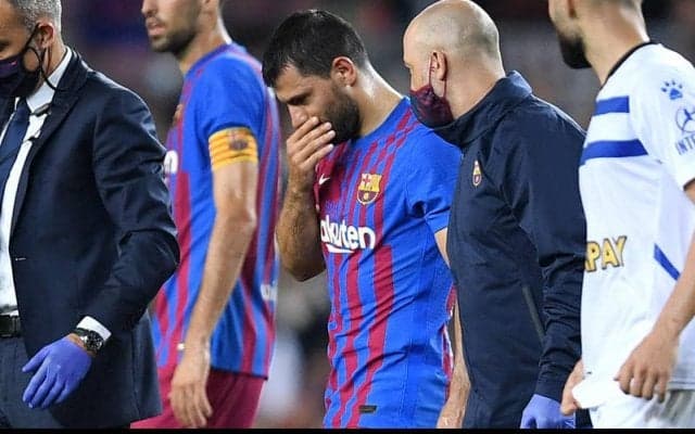 バルセロナに痛手…アグエロが心臓の治療のため3カ月の離脱に