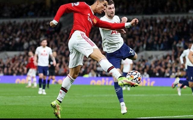 ユナイテッド復帰後も輝くC・ロナウドに「あれは芸術で、技だ」　エバートン点取り屋も舌を巻く