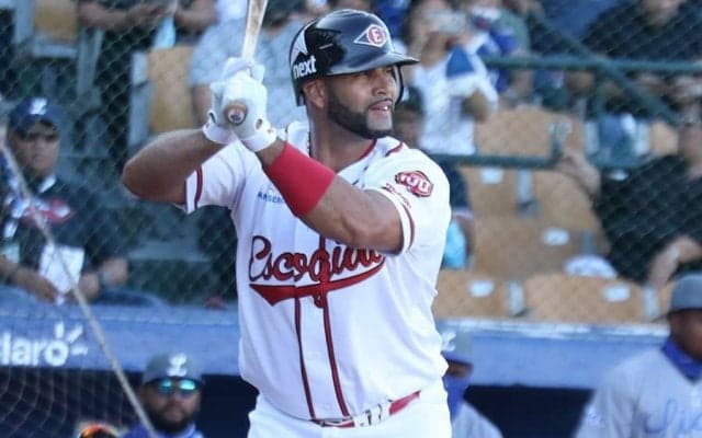【MLB】プホルスも思わず笑顔　サヨナラ後大熱狂の“儀式”にファン驚愕「この祝い方大好き」