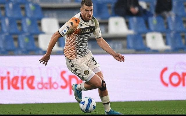 ヴェネツィア、スロベニア代表MFクルニゴイとの契約を2025年まで延長