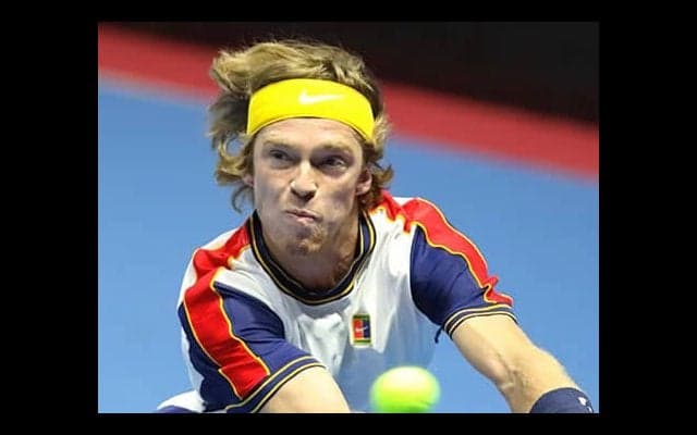  ルブレフ 完敗で初戦敗退 