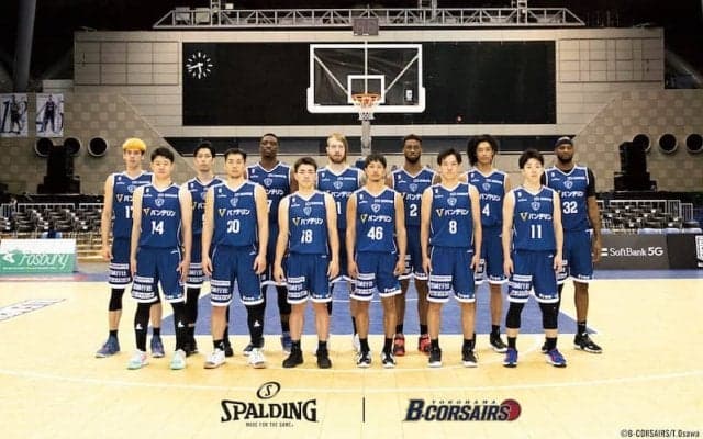 スポルディングが横浜とユニフォームサプライヤー契約…須藤と森川はアンバサダーに