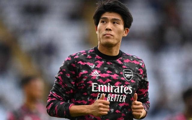 「エグいメンツ」なでしこコンビに23歳のバースデー祝われ笑顔の貴重3ショット！ アーセナルで躍動も冨安健洋の苦手なもの発覚!?