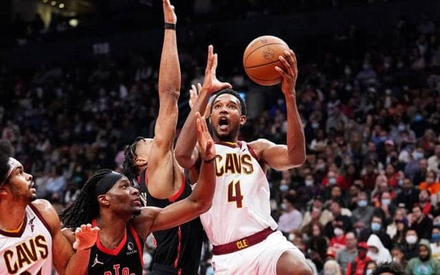 キャブスが劇的な逆転勝利…キングスはホーネッツに30点差大勝を収める／NBA