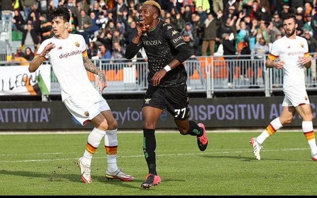 ローマが昇格組ヴェネツィアに金星献上…システム変更も実らず今季初のリーグ連敗に《セリエA》