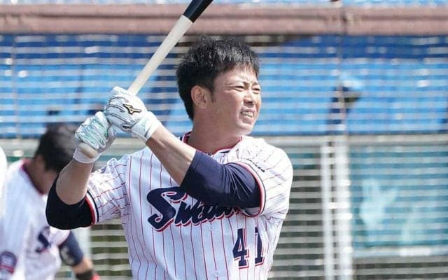引退の雄平が公開した写真にファン驚き「レジェンドしかいない」「めちゃくちゃ豪華」