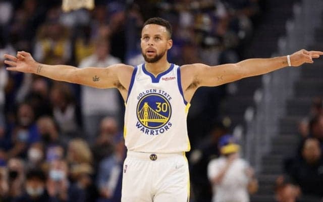 ウォリアーズがホークスを破って破竹の5連勝…カリーがシーズンハイの50得点でけん引