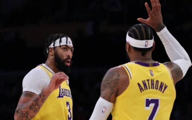 レイカーズが第4クォーターで追いつかれるも、延長戦でホーネッツを振り切り今季6勝目