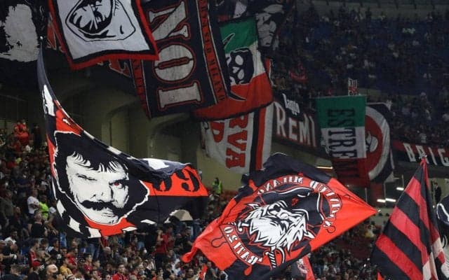 ミランサポーターの行動が大絶賛！ ダービーの試合前に掲げた感動のコレオ「コロナ禍で奮闘する医療従事者へ」