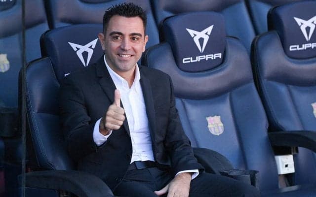 チャビ監督がバルサで始動！ トレーニングでも早速色を出す