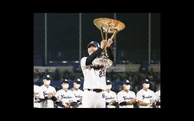 ヤクルト高津監督がリーグ制覇へ勇気が必要だった決断。勝つために休ませたマネジメント術とCS突破へのキーワードも語った