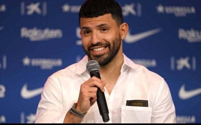 心臓の問題でリハビリ中のアグエロ、人気YouTuberとのコラボで元気な姿を見せる