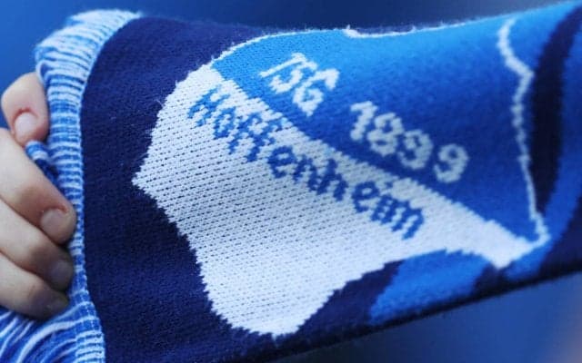 「ばかげたルールだ」デビューが待ち切れなかった交代選手、 ピッチインが早過ぎたため警告を受ける「その審判はピエロ」