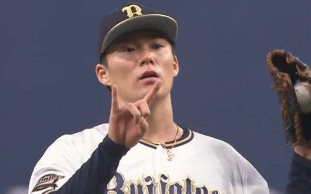 死球かと思い避けたらストライク…　オリ山本由伸の“衝撃魔球”は「スゴい曲がってる」