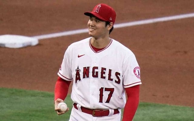 大谷翔平、審判へのウインクでまさかの“受賞”　甦る爽やか映像に反響「めちゃ好き」