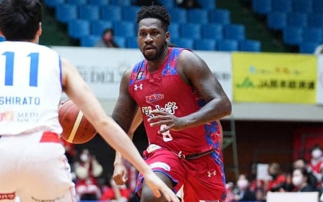 熊本のLJ・ピークが福岡戦で驚異の52得点…同僚は「ファンの皆さんと同じ感覚で見ていた」