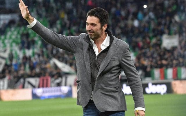 パルマ、ブッフォンのデビュー26周年を祝し特別ユニフォームを作成 95年を想起させる華やかなデザインに