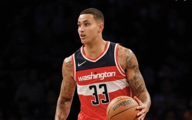 逆転のクラッチスリーを決めたクーズマ「このチームは根性の固まりだ」