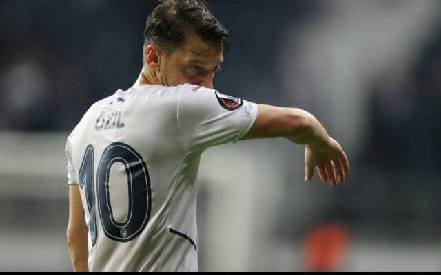 「サッカーに集中しろ！」フェネルバフチェ会長がエジルに喝