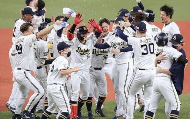 なぜオリ中嶋監督は“強攻策”を選択？　奇襲でなく必然…劇的決着を呼んだ信頼関係