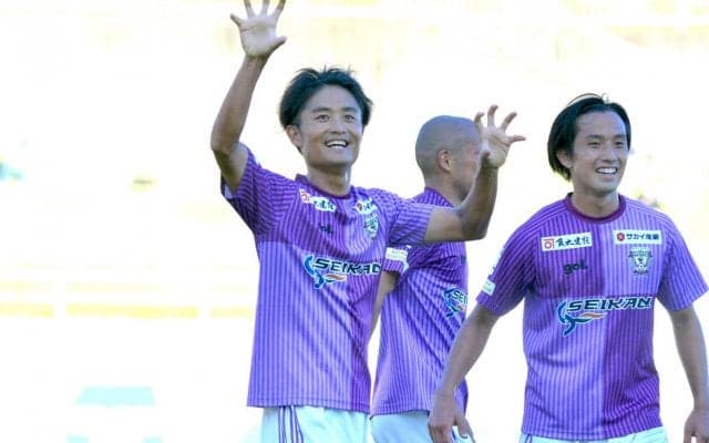 「天与の才が凝縮された傑作」「センスの塊」岩渕真奈も「すごい」と驚いた兄・良太のボレーがJ3の月間ベストゴールに！