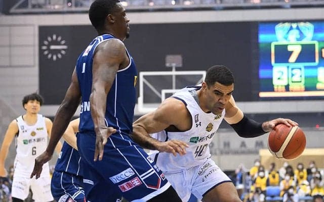 宇都宮が自慢のディフェンスで横浜に快勝…スコットがダブルダブルの活躍でけん引