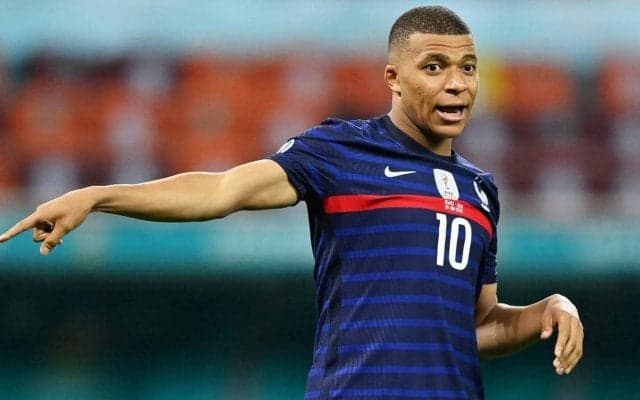 圧巻4発！ 珍しいヘディングゴールにムバッペ本人も「上達していると思う」、W杯出場は「想像を絶する夢」