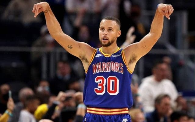 カリーがレギュラーシーズンとプレーオフの合計3P成功数でアレンを抜いて歴代1位に浮上