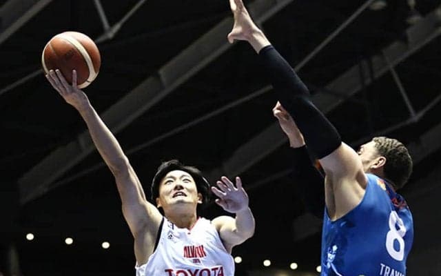連敗の許されないA東京が島根を61点に抑えて勝利…サイズが逆転シュートを沈める