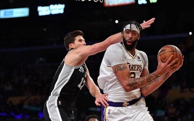 「試合を支配したかった」アンソニー・デイビスが34得点の活躍でレイカーズを勝利へ導く