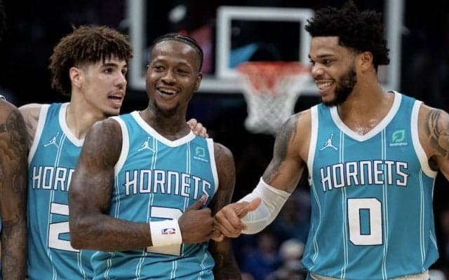 ホーネッツがウォリアーズの7連勝をストップ…サンズは連勝を「8」に／NBA