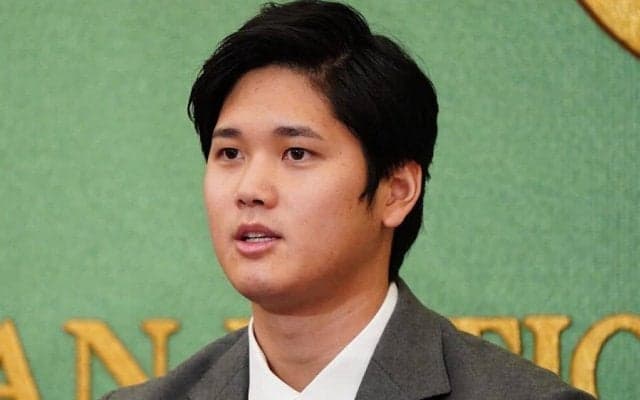 【MLB】「胸の厚み」「肩回りの筋肉」　スーツ着こなす大谷翔平“全身ショット”に熱視線