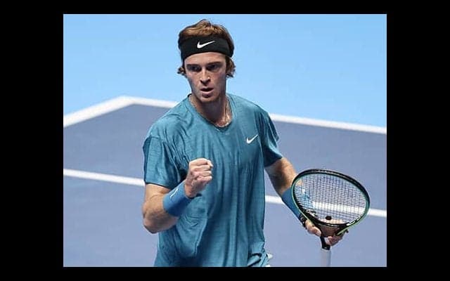 ルブレフ、チチパス下し初戦白星