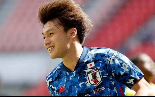 「逆足でこの威力」ベトナム戦でベンチ外だったFW上田綺世が“居残り練習”でゴールネットを突き破るシュート披露「超次元」